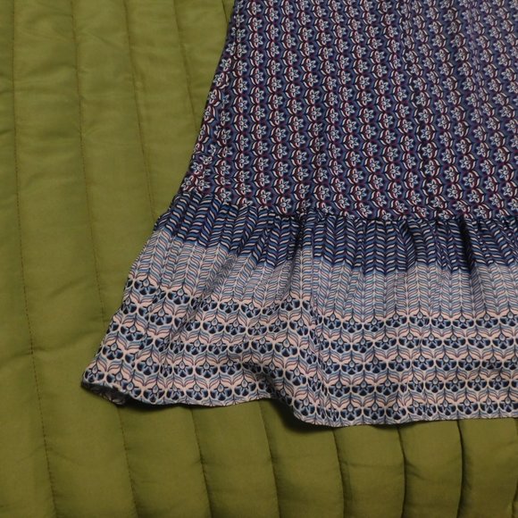 Sleeveless polyester sheath dress with ruffled hem - Picture 3 of 9